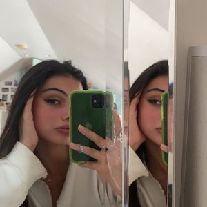 Meet your Posher, Anna